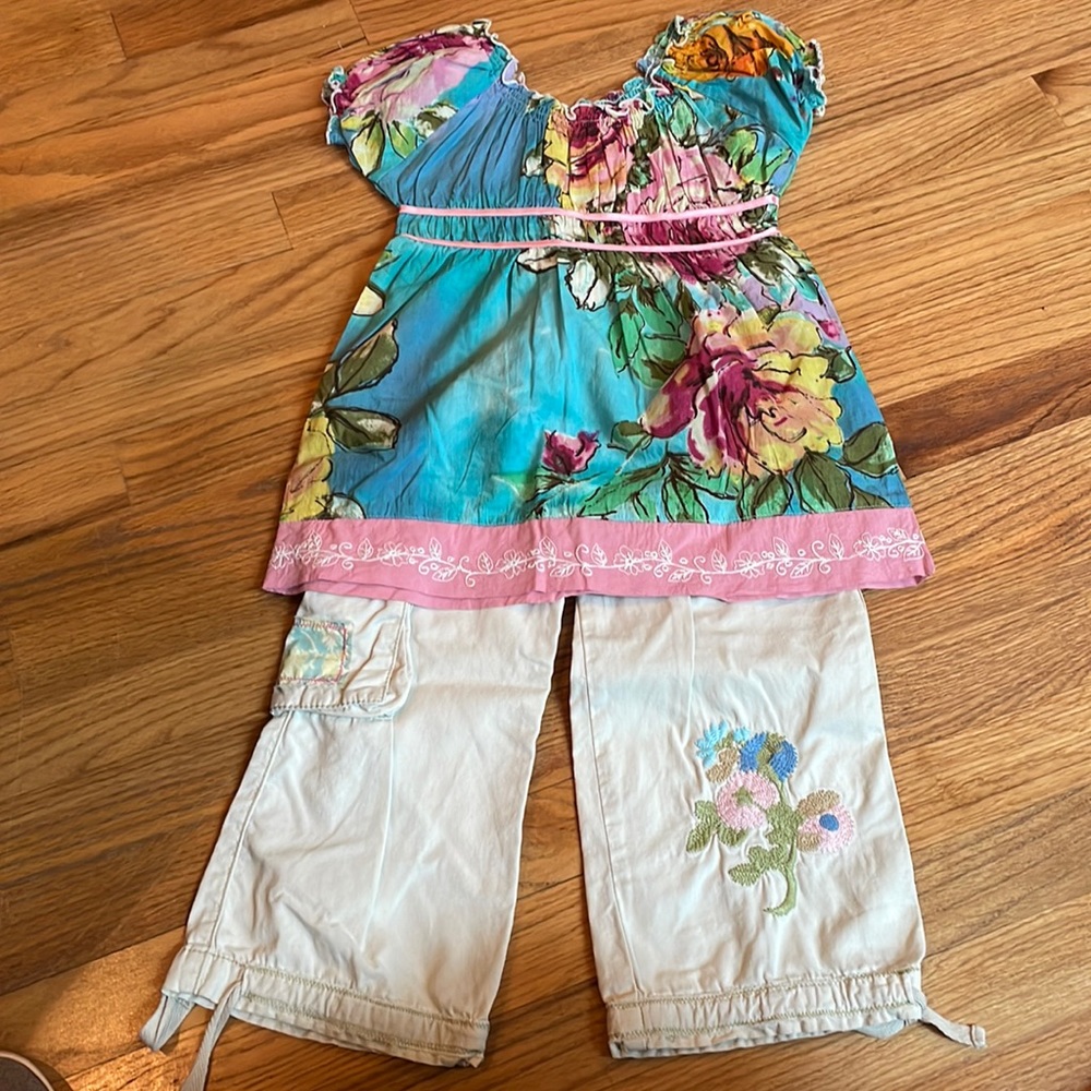 Mimi & Maggie outfit-size 6-adorable colors and detail-so perfect!!